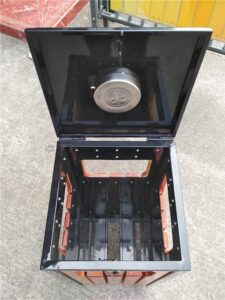 Thùng rác gỗ hình vuông