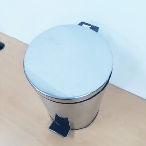 Thùng rác inox đạp chân 12 lít