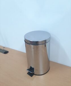 Thùng rác inox đạp chân 8 lít