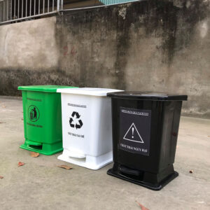 Thùng rác nhựa đạp chân 15 lít