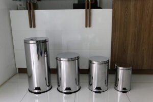 Giới thiệu chi tiết về cấu tạo của thùng rác inox đạp chân