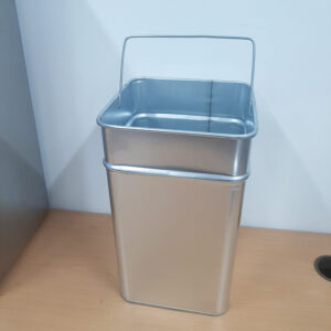 Tìm hiểu về cấu tạo của thùng rác inox gạt tàn thuốc