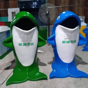 Thùng rác bãi biển