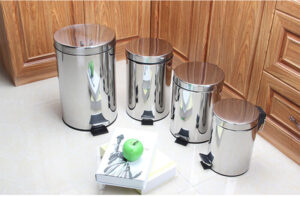 Thùng rác inox là gì?