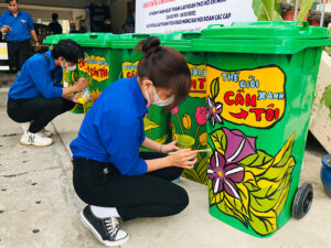 Thùng rác trường học