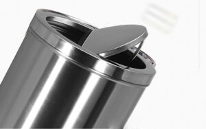 Ưu điểm của thùng rác nắp lật bằng nhựa và inox